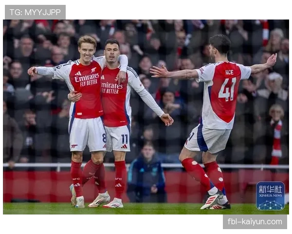 阿森纳1-0客胜曼城,萨利巴头球制胜,枪手赢下天王山之战。 阿森纳1-0客胜曼城,萨利巴头球制胜,枪手赢下天王山之战。